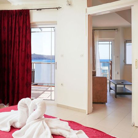 Cozy Corner Vs Beachfront Stalos Room photo