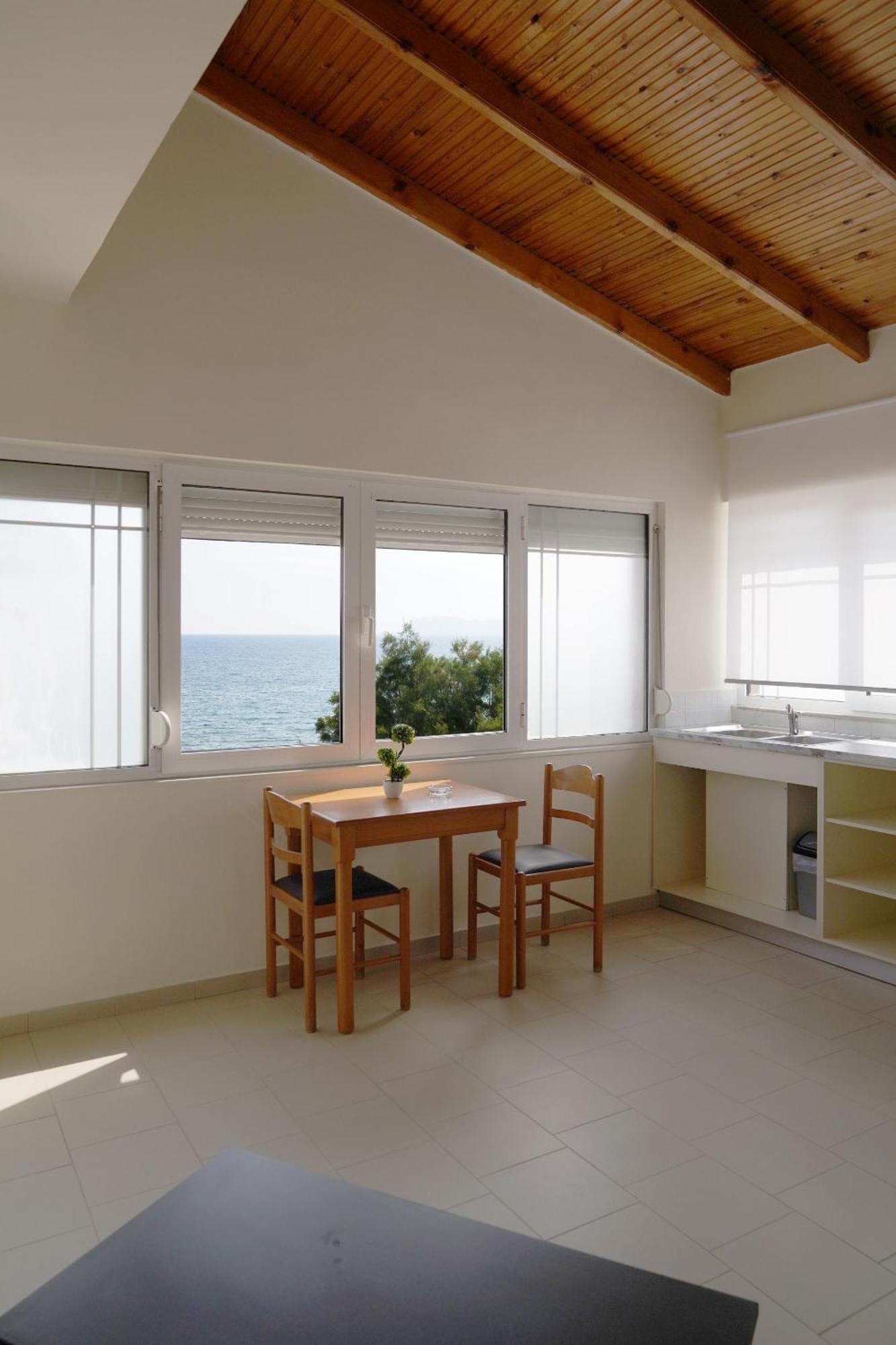 Cozy Corner Vs Beachfront Stalos Exterior photo
